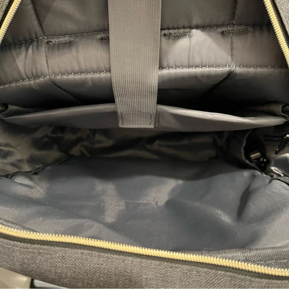 Like New Laptop Backpack with USB Charger and Charging Port